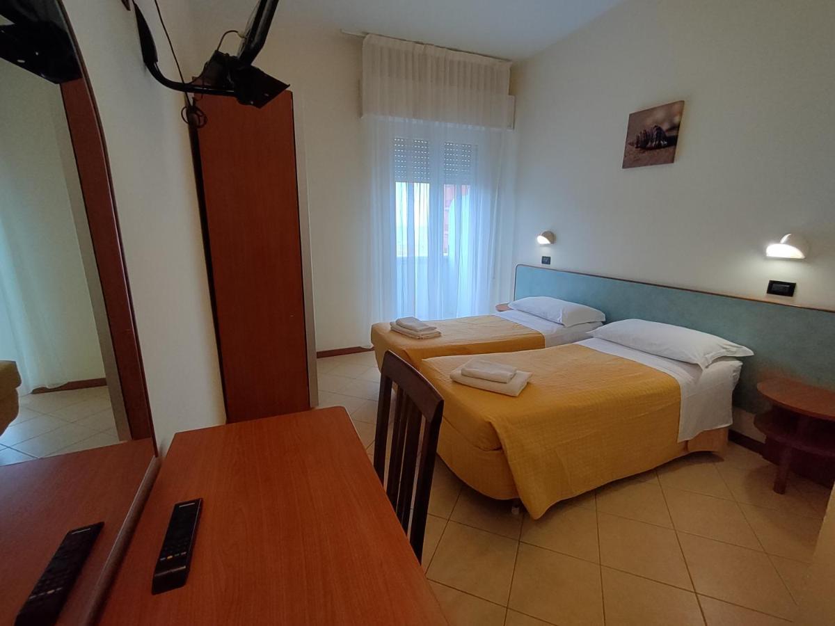 Hotel Brooklyn ريميني المظهر الخارجي الصورة
