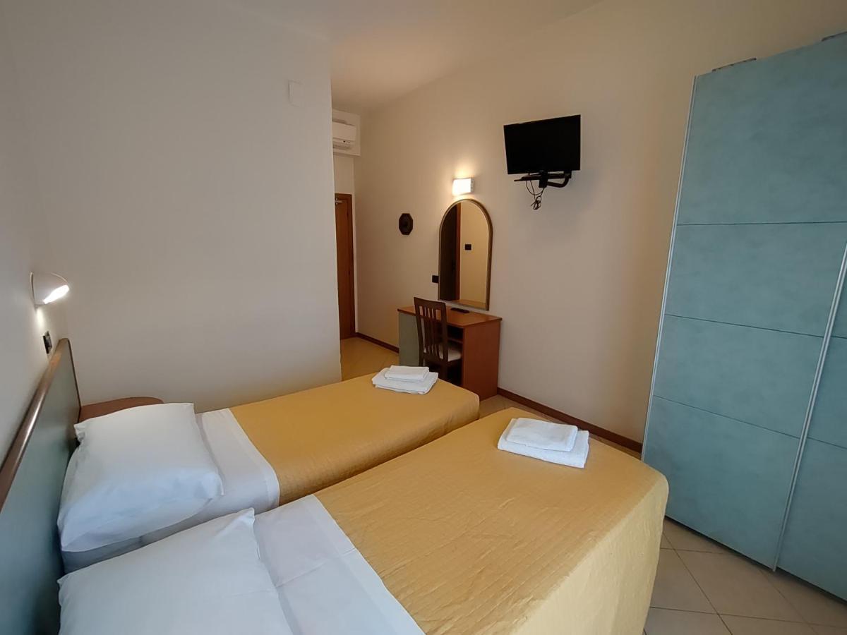 Hotel Brooklyn ريميني المظهر الخارجي الصورة